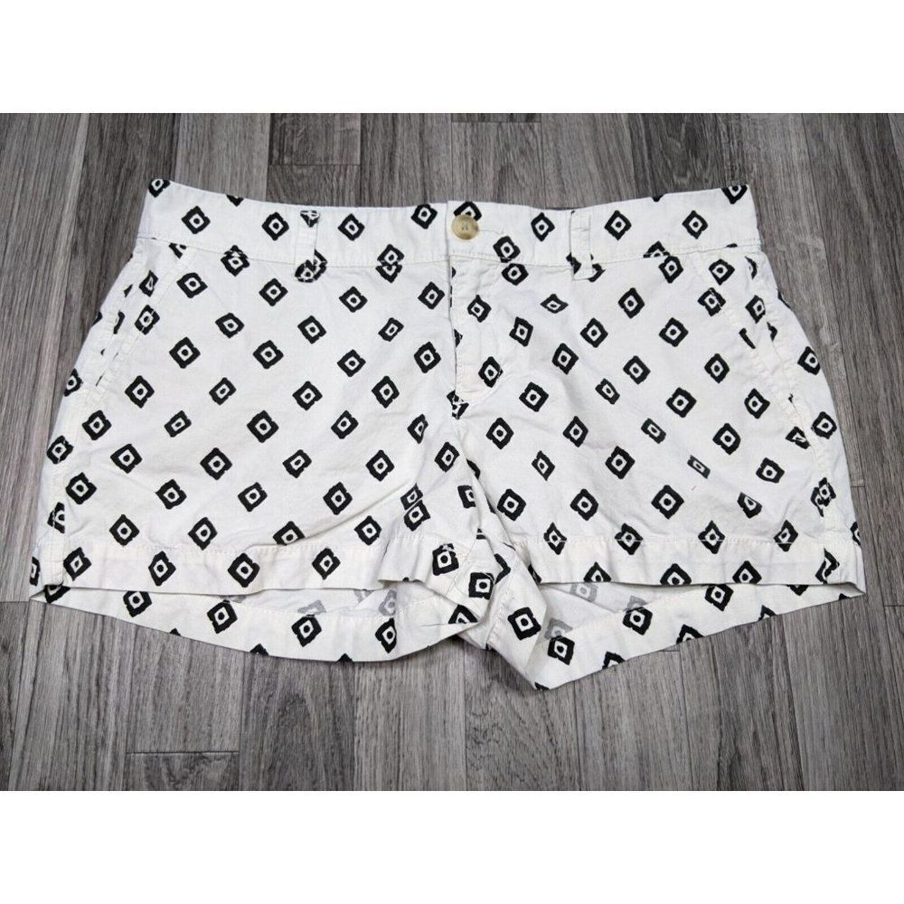 (3/$35) Old Navy Womens Size 6 Pockets Cotton White Black Geometric Chino Shorts